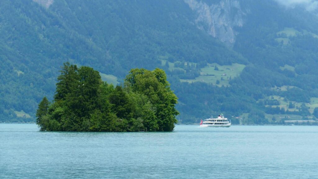 Your Perfect Lake Escape is Calling Time to Book!