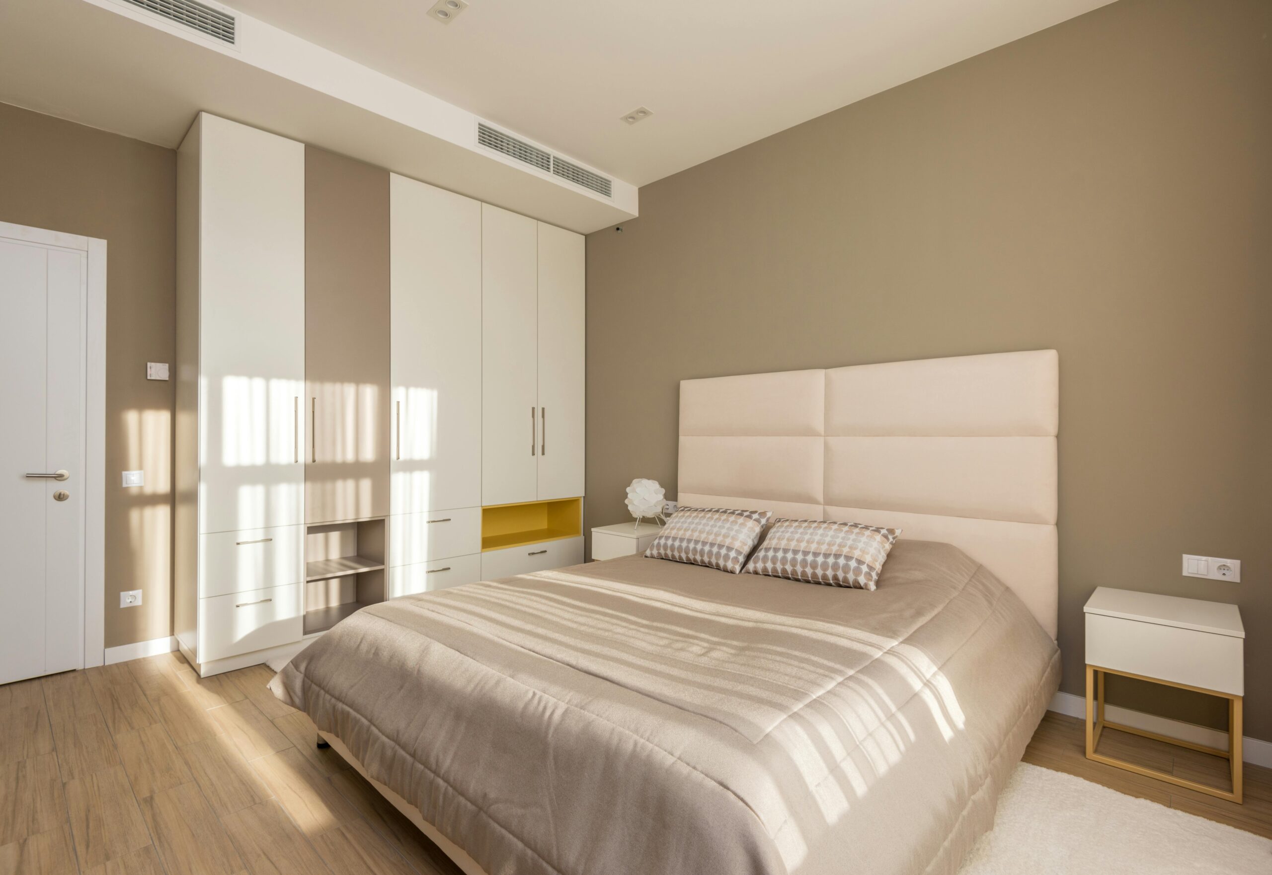 Your Dreamy Metal Canopy Bed: Style, Comfort & Pure Magic