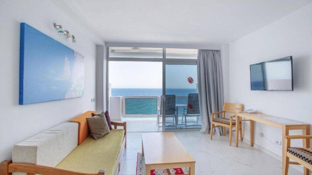 Your Perfect Playa del Inglés Escape Starts Here