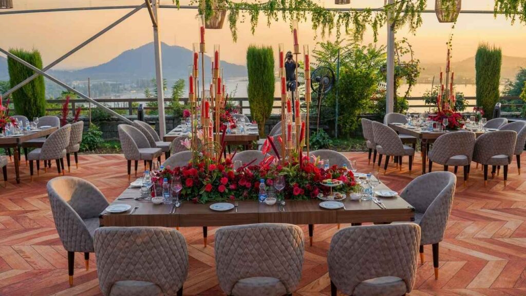 The Dining Experience at Carnation Restaurant Inc.